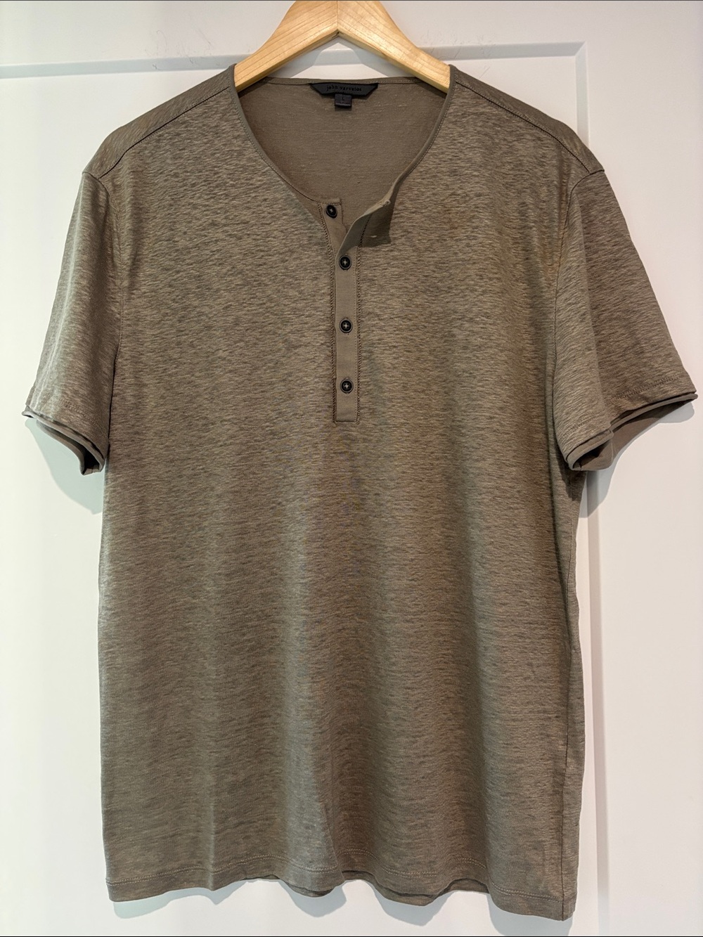 John Varvatos Short-Sleeve Henley in Olive